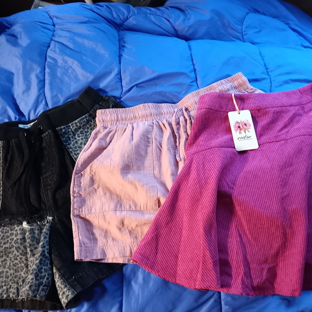 LOT Junior LG NWT Entro Skirt,NWOT  WHITE Birch Black Leopard Denim Shorts, Pink